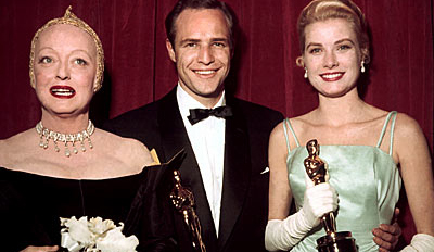 brando Marlon Brando with his trophy... and his Oscar...