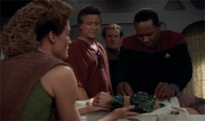 Sisko can't leaf it alone...