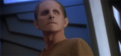 Odo can always spot a (shape)shifty character...
