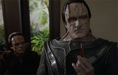 Does he think the colonists are gul-ible?