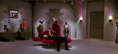 This is just begging for a Star Trek Storage Wars special...