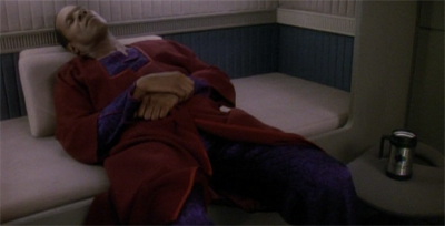 I'm just disappointed Sisko's mug doesn't read "galaxy's greatest dad"...