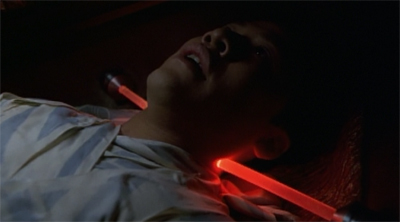 I know glow stick juice was toxic, but injecting it straight into your victim feels like a pretty crappy way to go.
