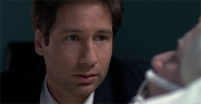 It's season finalé time, so of course a member of the Mulder film is in peril!