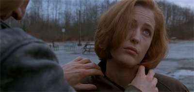 Mulder's investigation into Scully's missing personal life continues apace...