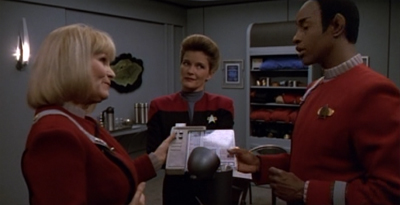 Looking a second cameo.