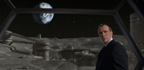 Under the Earthlight. The serious Earthlight.